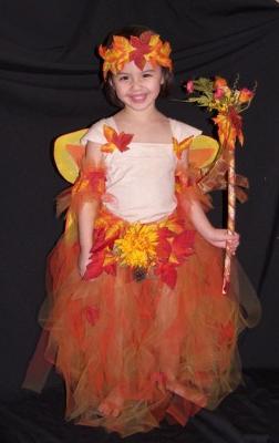 Kostým pre jesennú loptu pre dievča: ako sa stať kráľovnou lopty